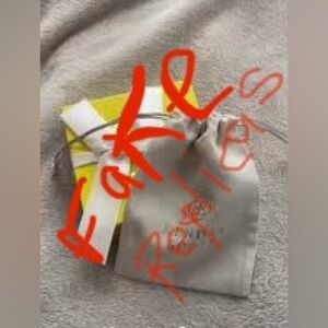 Beware Kendra Scott replica’s fake.